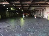 बादबानी जहाज बेचने के लिए