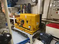 मत्स्य पालन ट्रॉलर बेचने के लिए