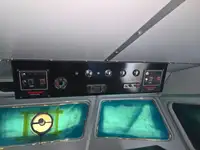 चालक दल की नाव बेचने के लिए