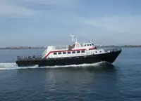 चालक दल की नाव बेचने के लिए