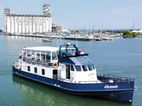 जीवन नौका बेचने के लिए