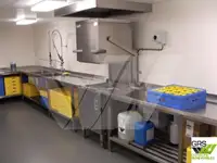 कंटेनर जहाज़ बेचने के लिए